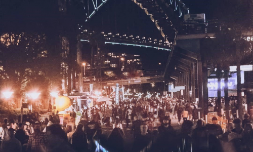 Front view of the harbour bridge at night